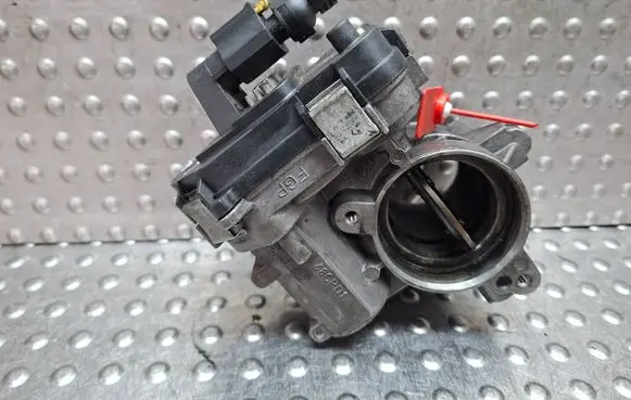 Opel Astra H Throttle body valve S27635398 48CPD1