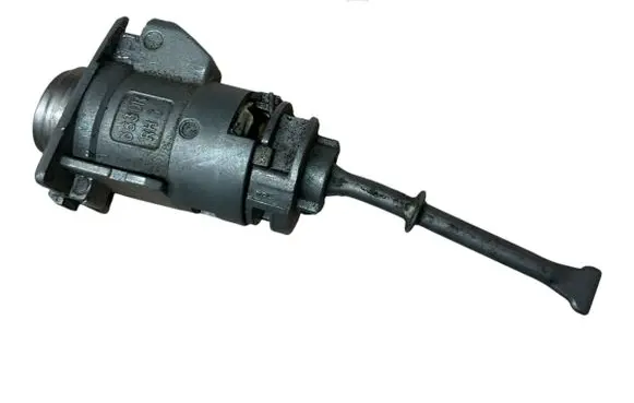 Hyundai ix35 Front door lock (next to the handle) 383DR