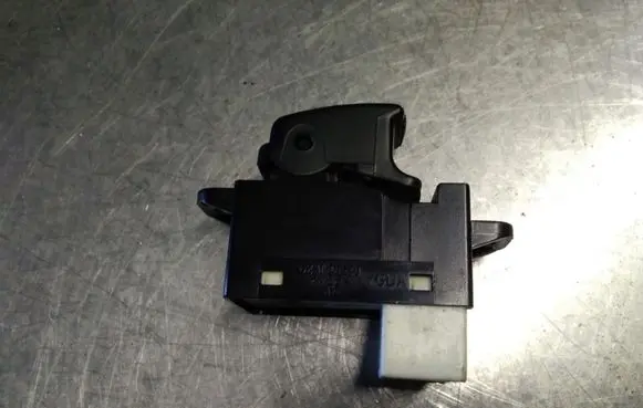 Hyundai Terracan Electric window control switch 9357820000