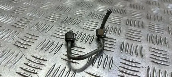 Fuel injector supply line/pipe