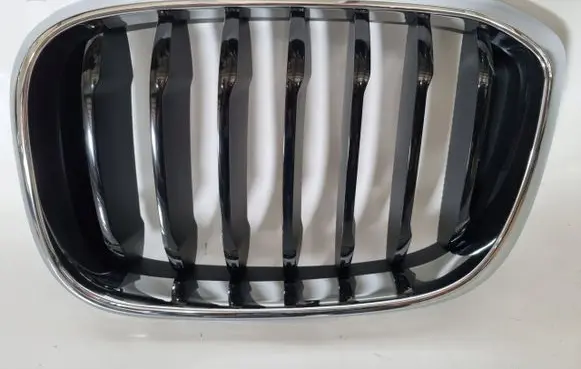 BMW X3 G01 Front bumper upper radiator grill 7440853
