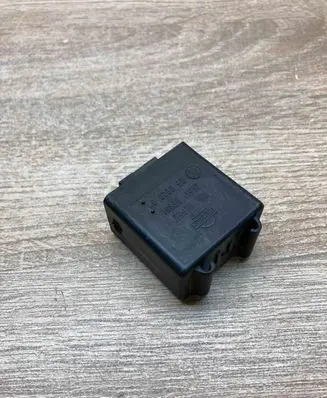 Nissan Primera Window wiper relay 285119F961 05802001