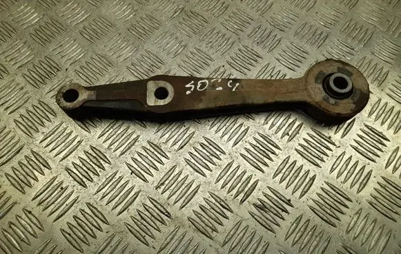 Engine mounting bracket