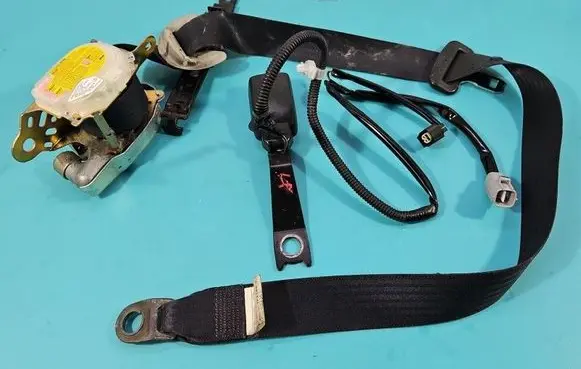 Toyota Corolla Verso E121 Front seatbelt 7P2140P IMPRK1556778