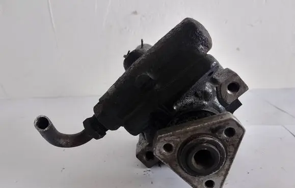 Opel Corsa B Power steering pump 26025012