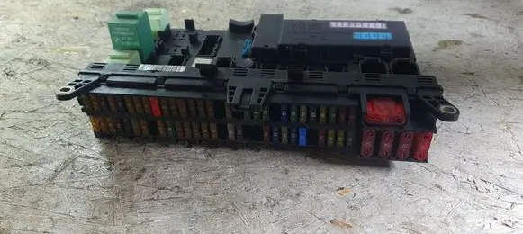 BMW X5 E53 Fuse module 8380409