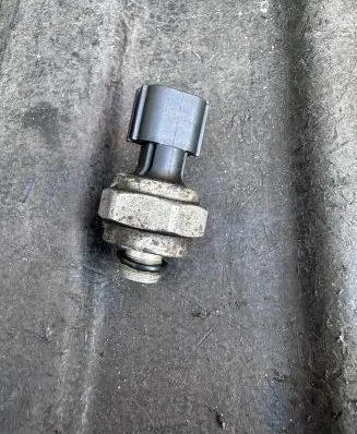 Infiniti FX Oil pressure sensor D1CZ04 42CP121
