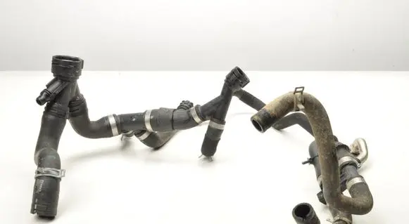 Volvo XC90 Engine coolant pipe/hose 32249720