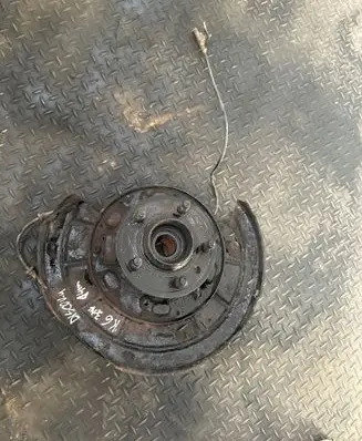 Land Rover Discovery 4 - LR4 Rear wheel hub LR045825