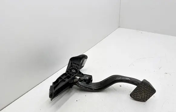 BMW 5 G30 G31 G38 Brake pedal 6866485 20170921 02686648506