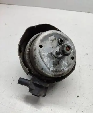 Audi A4 S4 B6 8E 8H Engine mount bracket 8E0199379 8E0199379A 8E0199382A