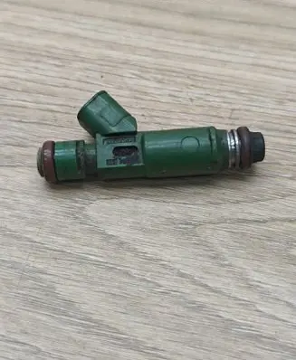 Volvo S60 Fuel injector 9470229