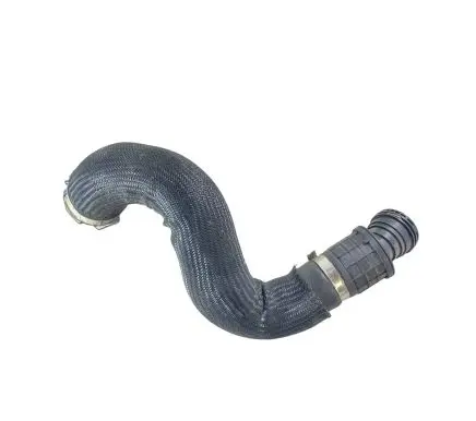 Chevrolet Equinox Air intake hose/pipe 84498032