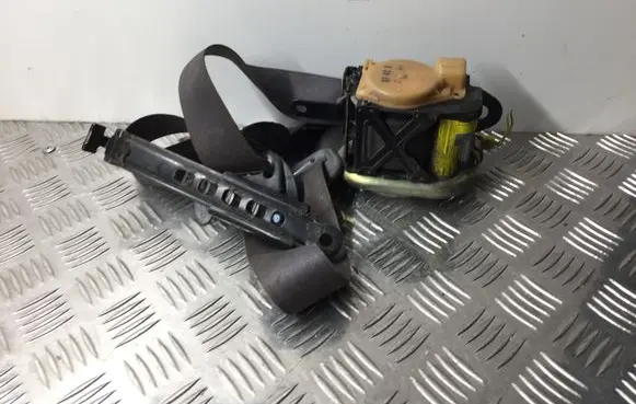 Toyota Land Cruiser (J120) Front seatbelt