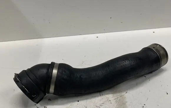 BMW 5 E60 E61 Intercooler hose/pipe 7789048