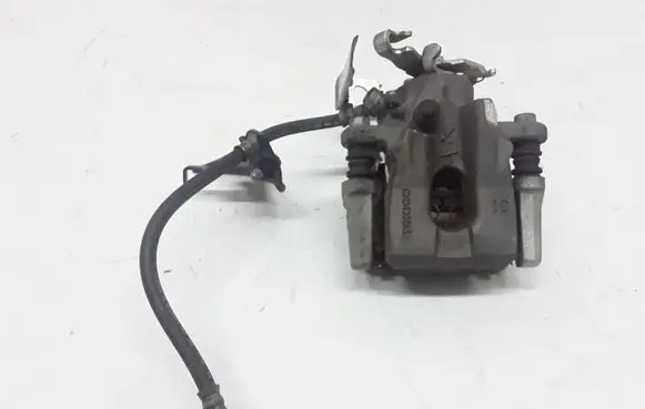 Lexus CT 200H Rear brake caliper