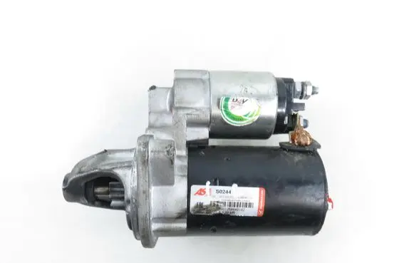 BMW 1 E81 E87 Starter motor S0244