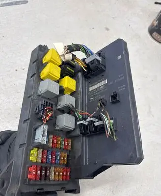 Mercedes-Benz Sprinter W906 Fuse module A2069006303 A9069017501 A9069024301