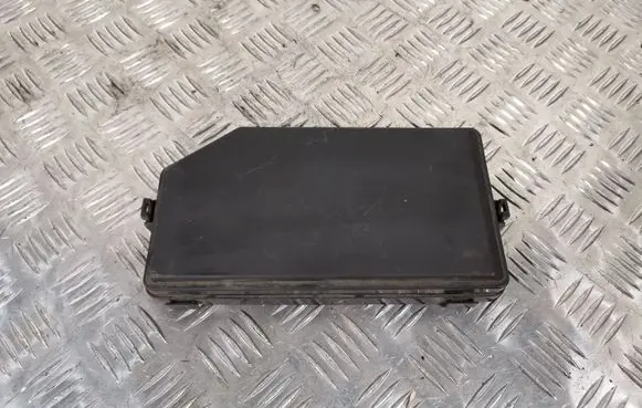 Honda CR-V Fuse box cover 301620141023