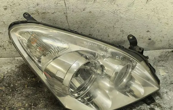 Toyota Corolla Verso E121 Headlight/headlamp