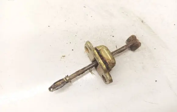 Volkswagen PASSAT B4 Front door check strap stopper 