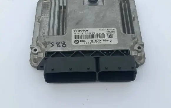 BMW X3 F25 Engine control unit/module 8570934 030670439 0281019207