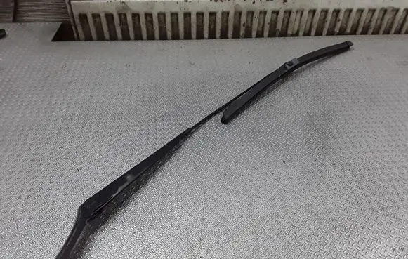 Skoda Octavia Mk2 (1Z) Windshield/front glass wiper blade 1Z1955410