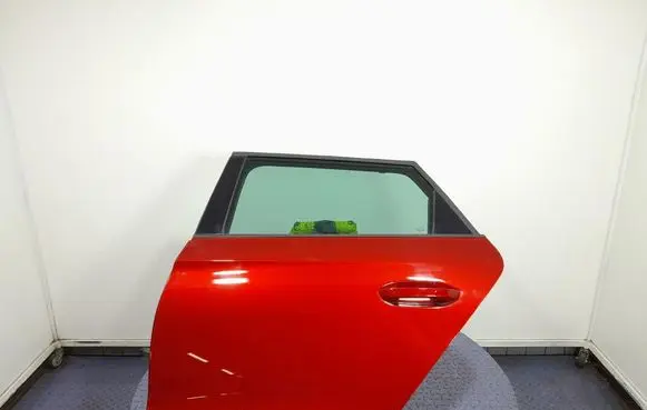 Nissan Atleon Rear door