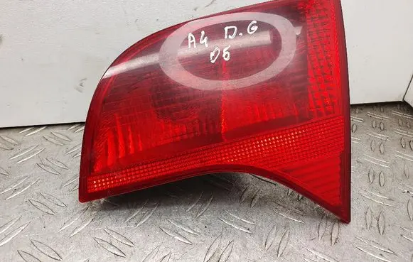 Audi A4 S4 B7 8E 8H Tailgate rear/tail lights 8E0945094