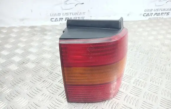 Volkswagen PASSAT B4 Rear/tail lights 3A9945112