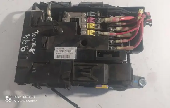 Volkswagen Touareg II Fuse module 7P0937548F