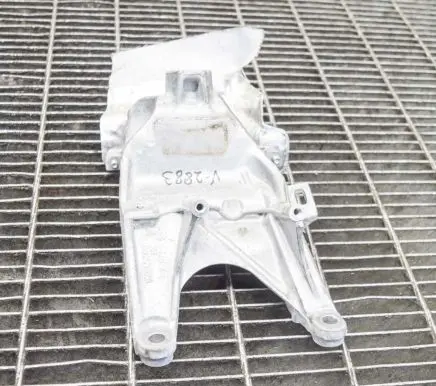Audi A4 S4 B9 8W Engine mounting bracket 4M0199308AD