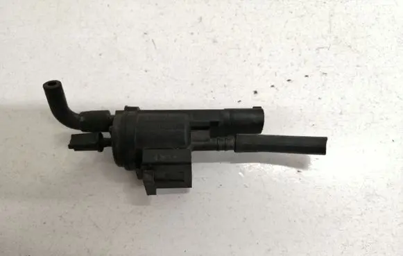 Mercedes-Benz E W210 Vacuum valve 0025401497