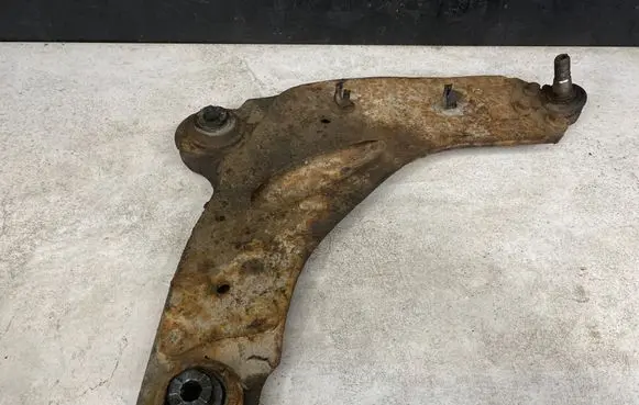 Opel Vivaro Front control arm