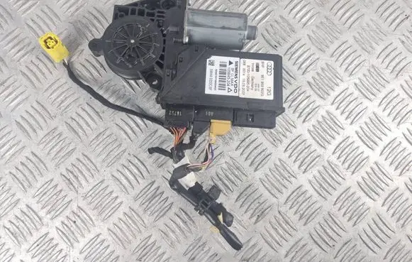 Audi A4 S4 B6 8E 8H Front door window regulator motor 8E1959802G 9700105995204 105845204