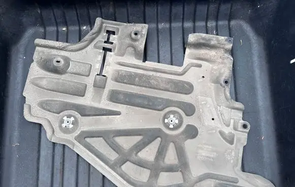 Volvo V60 Rear underbody cover/under tray 31420484