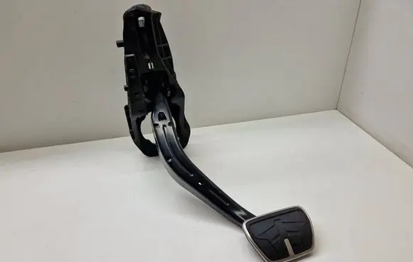 BMW i4 Brake pedal 6896514