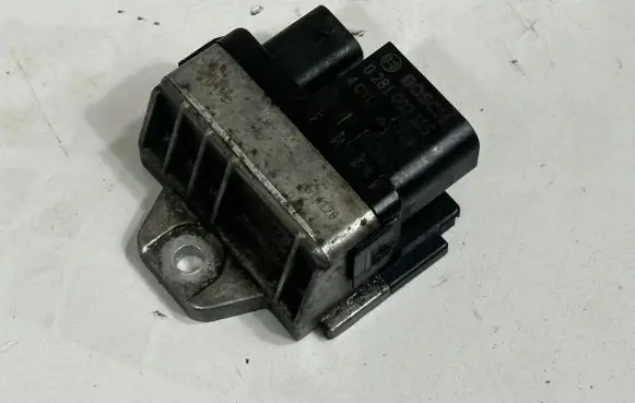 BMW X1 F48 F49 Glow plug pre-heat relay 8473750 8614120