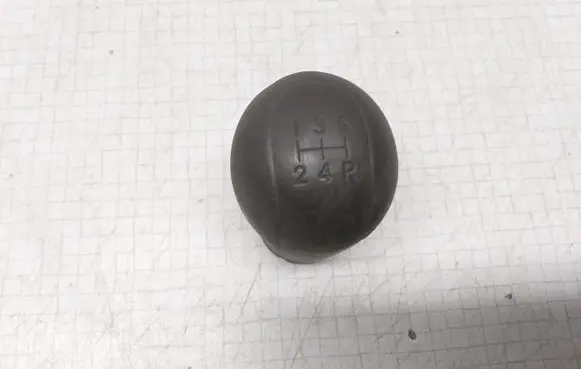 Toyota Corolla E120 E130 Gear lever shifter trim leather/knob