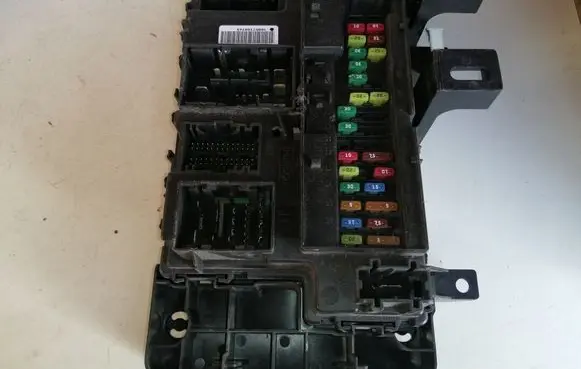 Ford Mustang VI Fuse module GR3T15604 GR3T15604HFD
