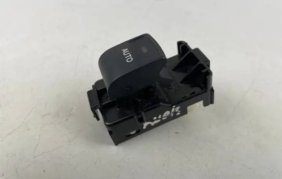Toyota Auris E180 Electric window control switch 192801