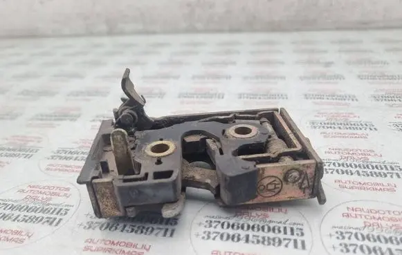 Volkswagen PASSAT B3 Front door lock 357839015