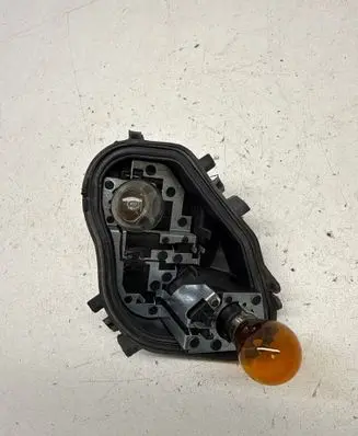Seat Leon (5F) Tail light bulb cover holder