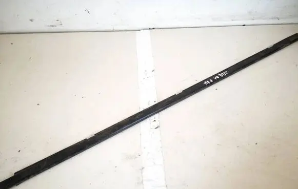 Nissan Primera Front door glass trim molding 