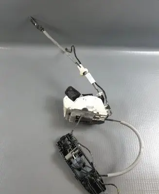 Volkswagen Golf VII Front door lock 5K1837016E 5N0839885H 5G4837086
