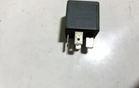 Audi A4 S4 B5 8D Other relay 8d0951253a v23134b52x301