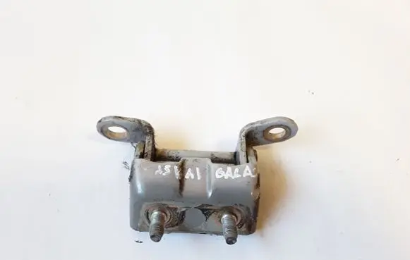 Nissan Qashqai Rear door upper hinge ES78