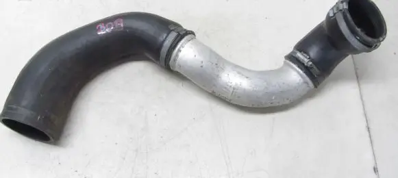 Volvo V40 Intercooler hose/pipe 31325041