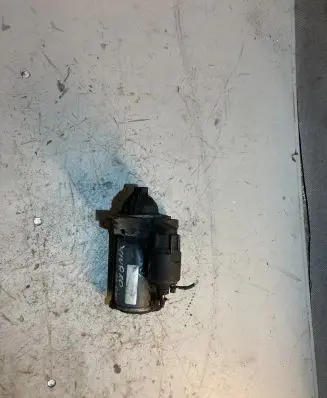 Opel Vivaro Starter motor