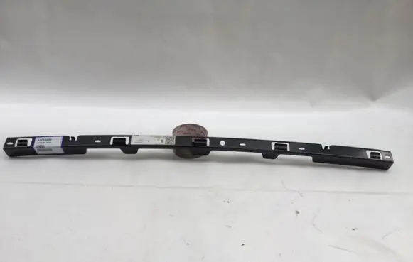 Volvo XC40 Front bumper mounting bracket 32228608